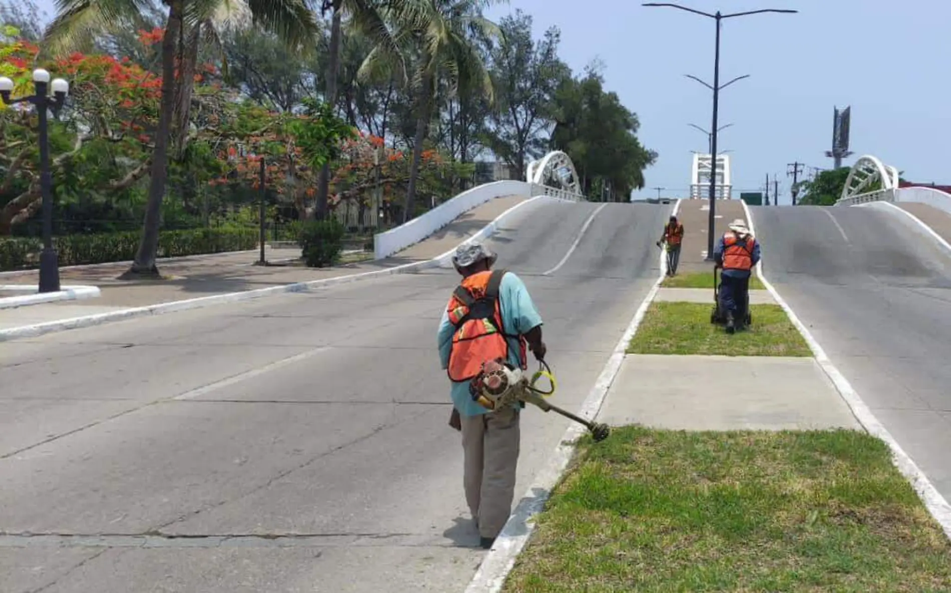 Debido a las altas temperaturas se recomendó recortar el horario a trabajadores del área de Servicios Públicos en Tamaulipas Secretaría de Servicios Públicos de Tampico